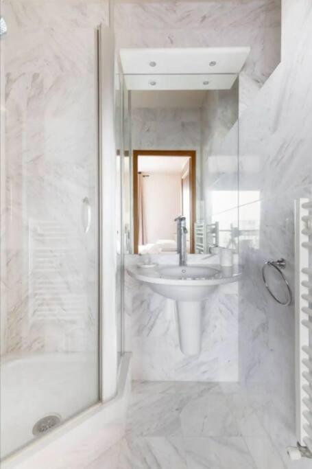 Avenue Montaigne Luxury Apartment 2Br 4P Paris Eksteriør billede